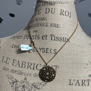 Sabika Black and Gold Pendant Necklace